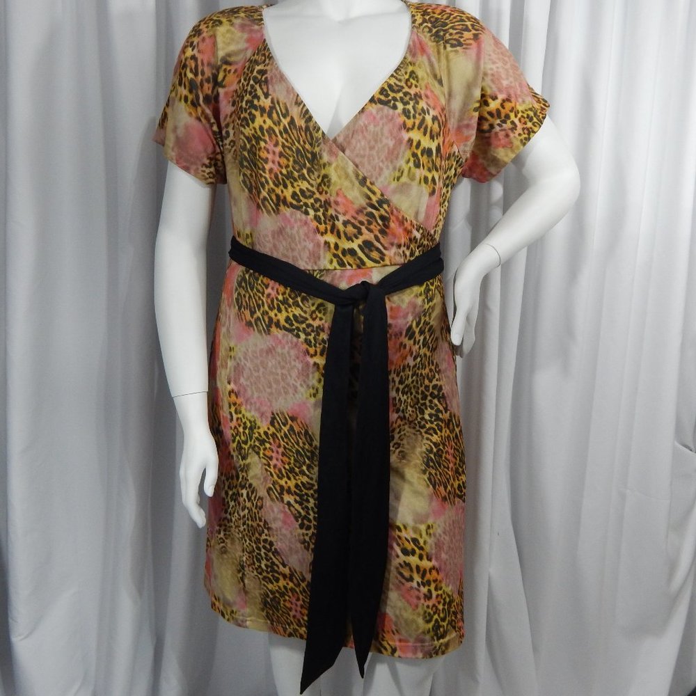 NEW Wrap Around Knee Length Dress ~ Size 2x